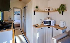 The Gatwick Cabin With Airport Parking Available
